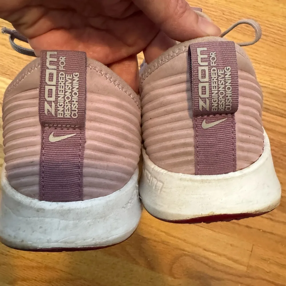 Zoom Women’s Training Sneakers Pink Size 7.5 - Image 5