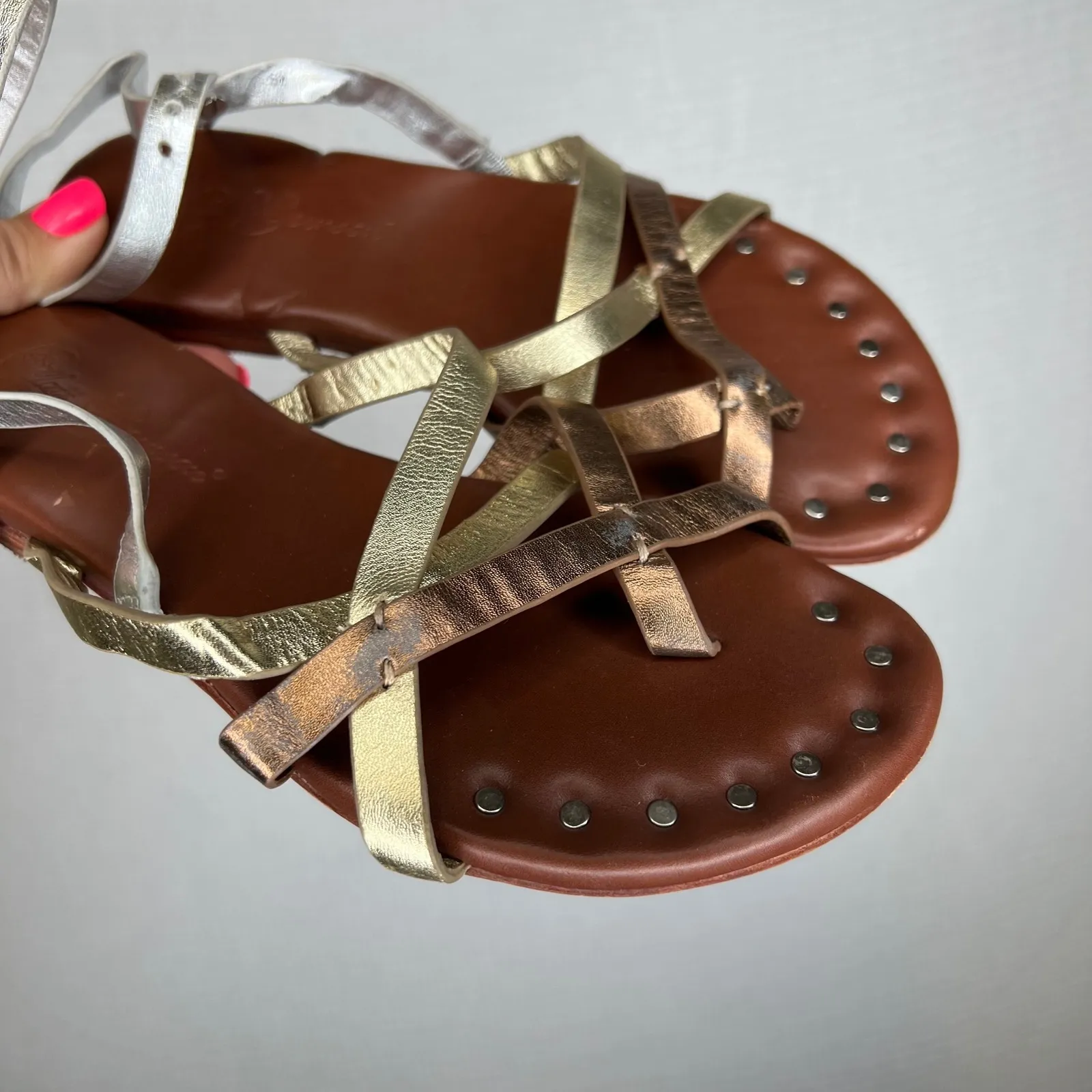 Matt Bernson Jack Designed in New York‎ Metallic Gold Silver Studded Sandals Size 6 - Image 4
