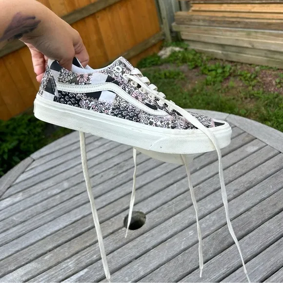 💫Vans‎ Old Skool Patchwork Floral white pink floral woman’s 8 - Image 8