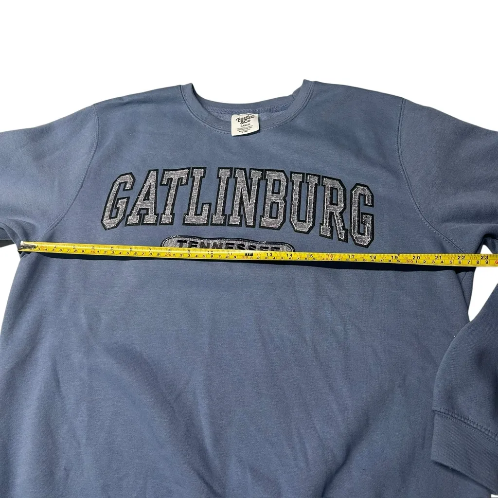 Pacific & Co L Gatlinberg Tennessee Crewneck Sweatshirt Blue Patchwork Logo Size L - Image 5