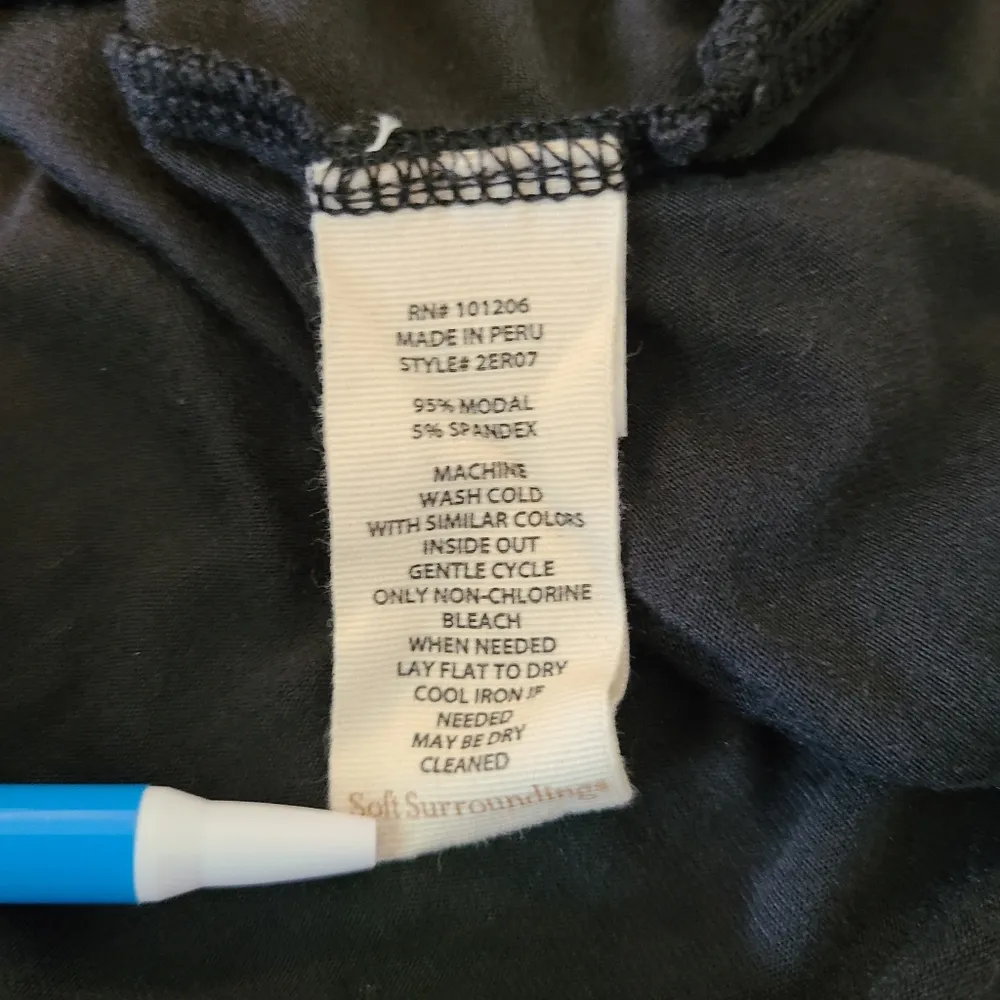 Soft Surroundings Size Medium Tahira V-Neck Long Sleeve Tunic Top Black Women's - Image 4