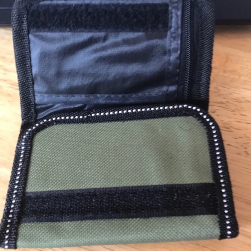 New black canvas hook and loop surfer wallet - Image 3