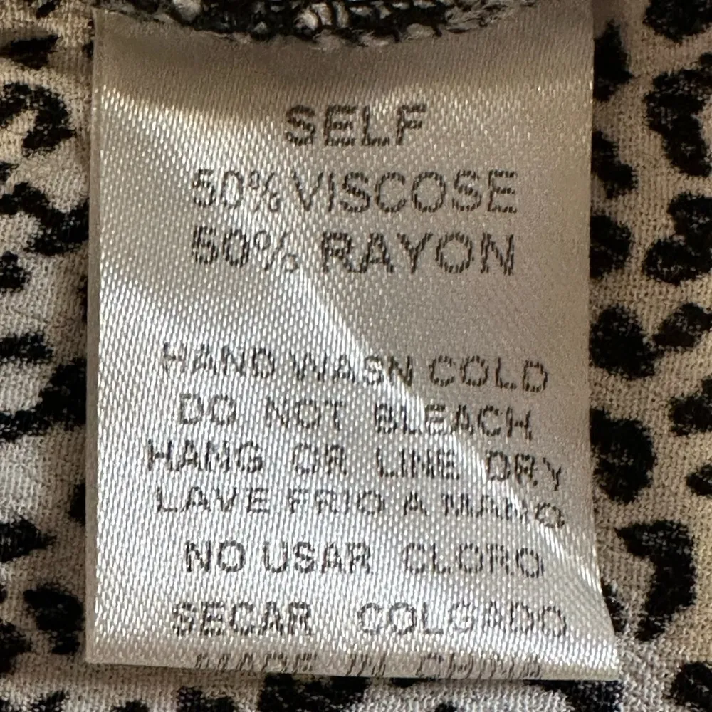 Easel‎ Animal Print Top Women's Small Long Sleeve Black/White Peplum V-Neck - Image 8