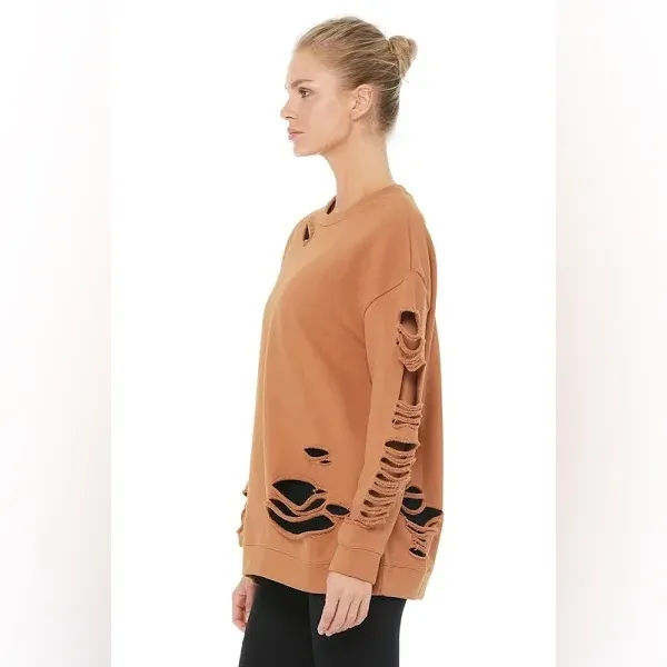 Alo Fade Disressed Crew Neck Pullover In Henna - Image 3
