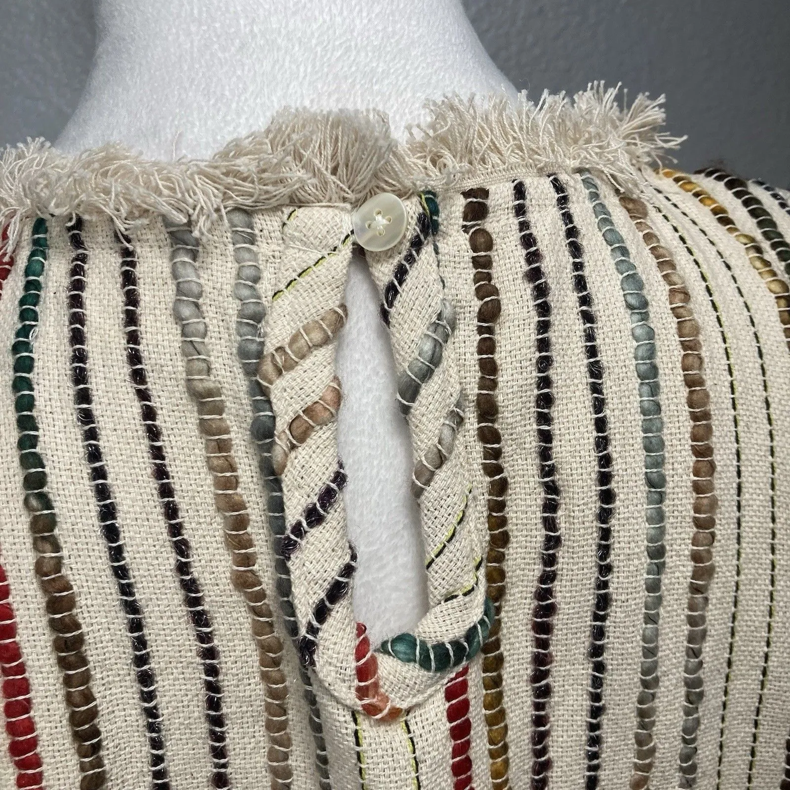 New Altar'd State Babydoll Top M Shirt Yarn Fringe Beige Rainbow Boho Peasant - Image 7