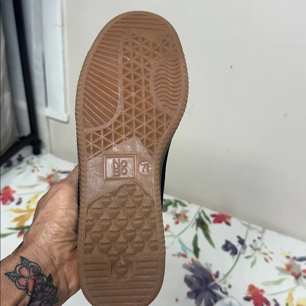 No Boundaries White Sneakers - Image 5