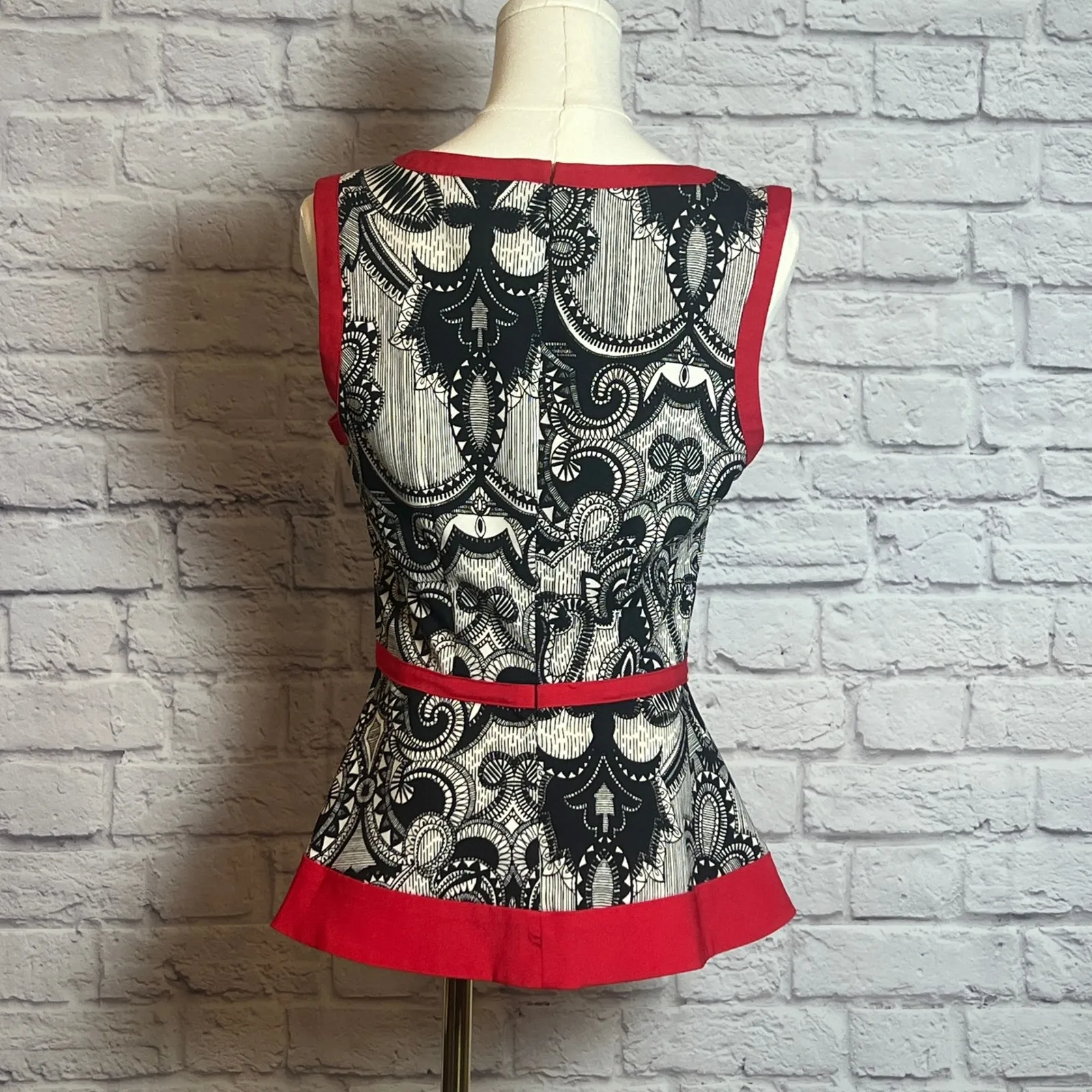 Nicole by Nicole Miller Sleeveless Peplum Top Black White Red Small - Image 2