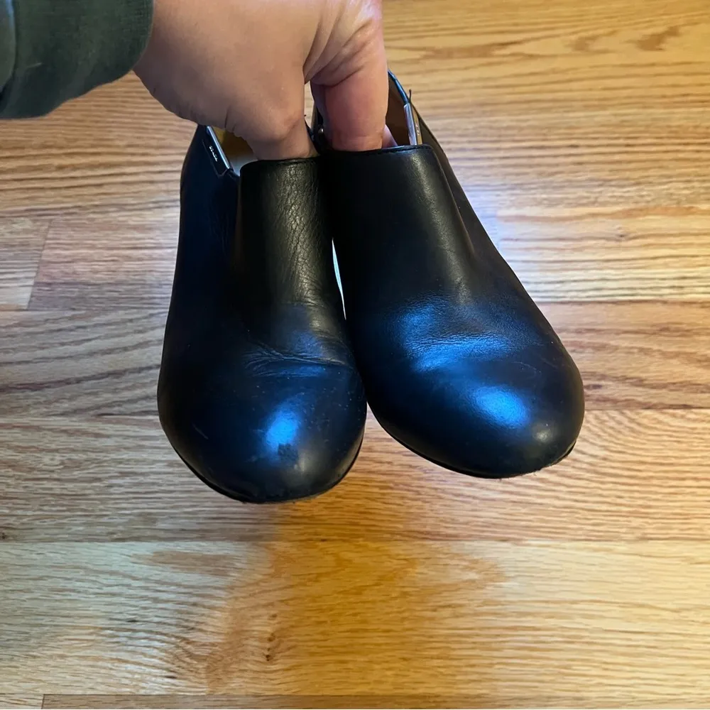 Coach black leather side zip ankle boots size 6.5 - Image 5