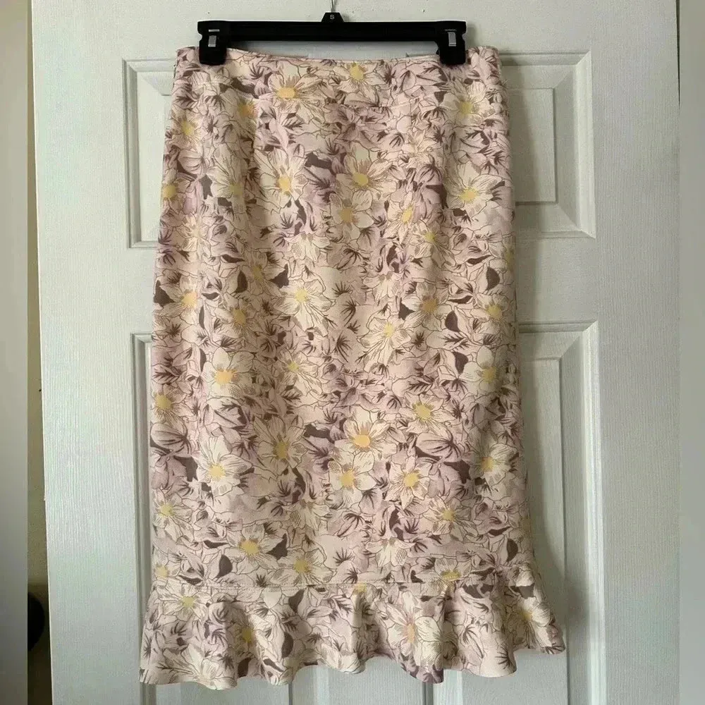 Floral skirt with ruffle, women size 8, cream, yellow, pink - Image 3