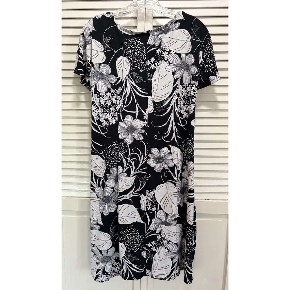 Signature Black/White Floral Short Sleeve Dress Size L Round Neck Wrap/tie Front Black Size L - Image 6
