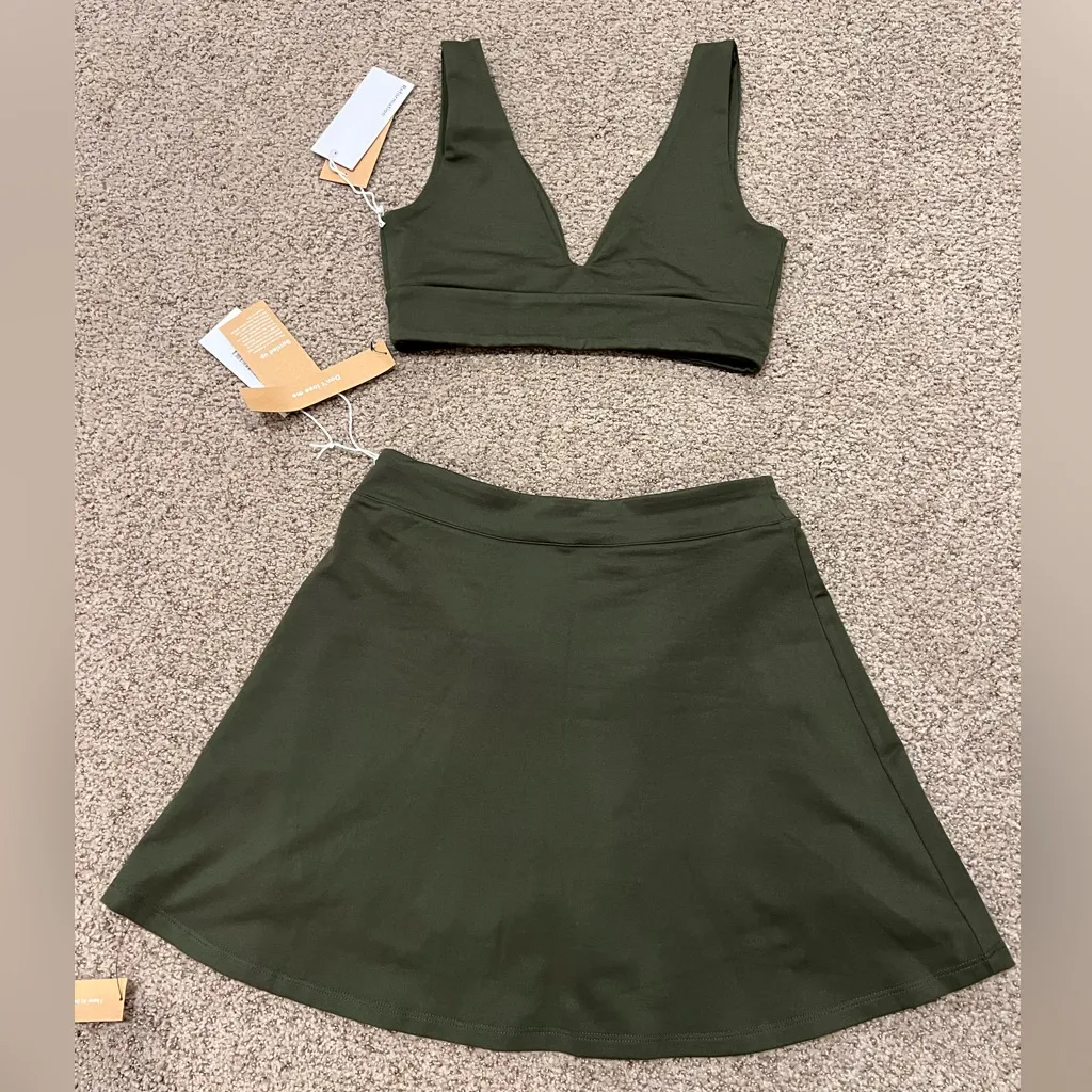 NWT Reformation Active Sports Bra and Skort Set in Fern Green - Image 6
