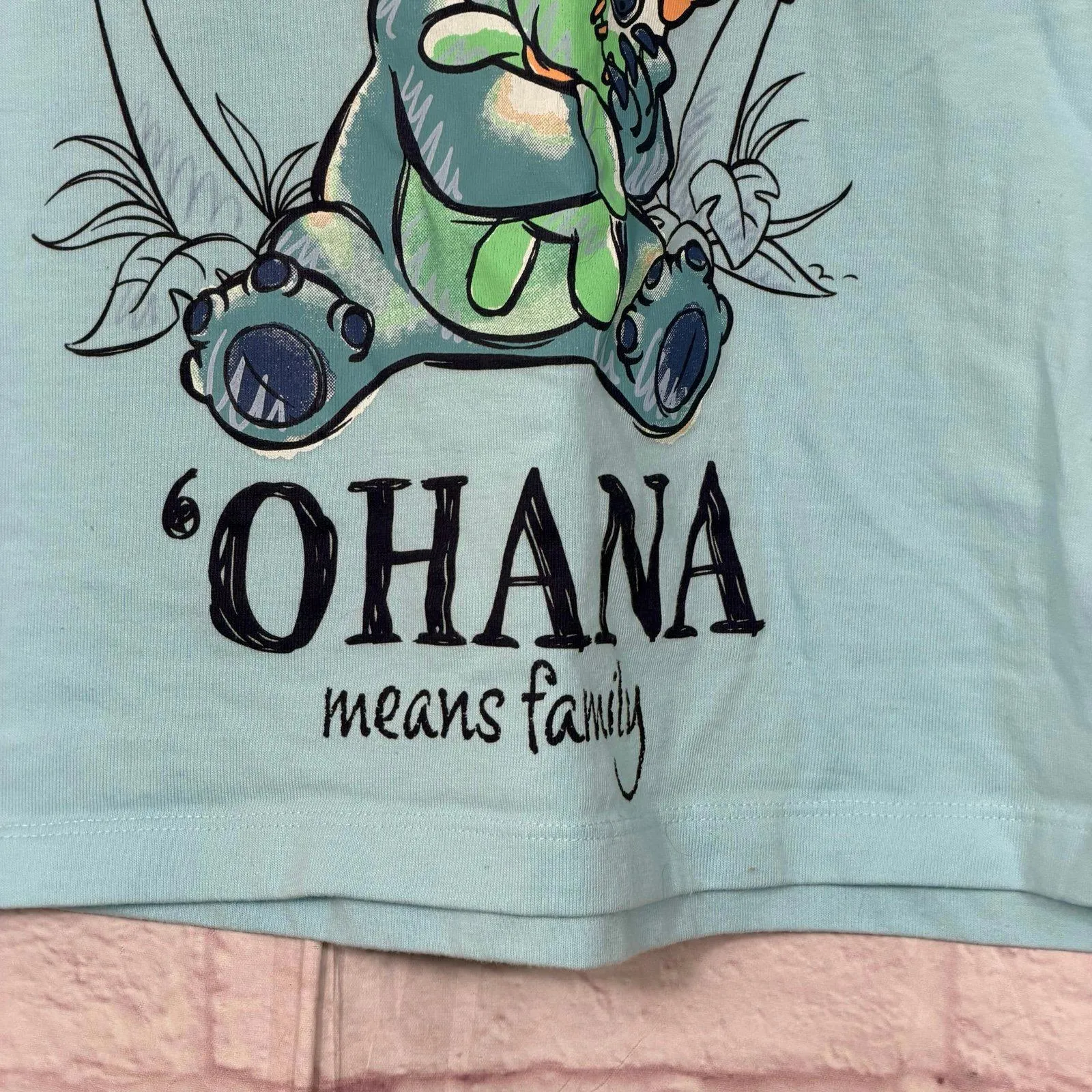Disney Classics Stitch 'Ohana Means Family' T-Shirt Large - Image 2