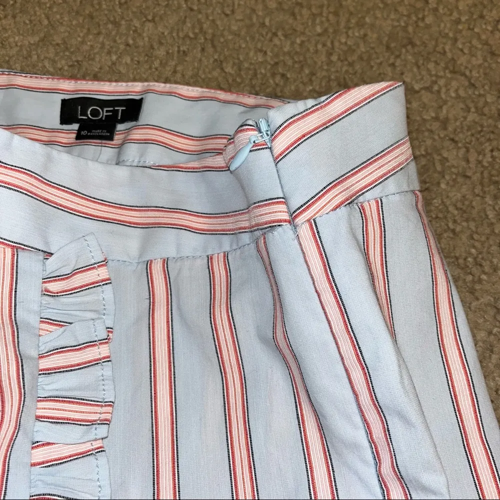 LOFT white with red and blue stripes and  Ruffles Shorts, size 10, BRAND NEW - Image 5
