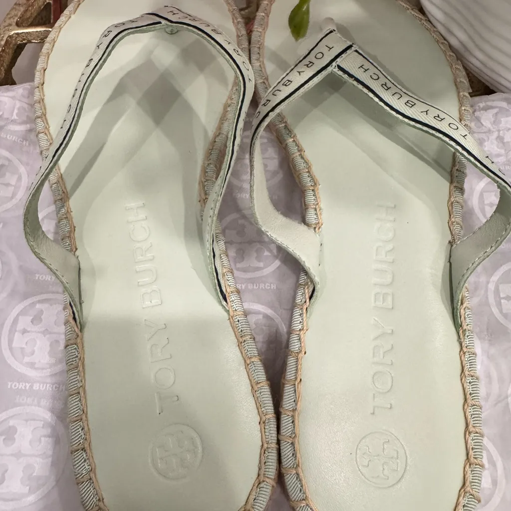 Tory Burch Ribbon Logo Thong Espadrille Sandal in Meadow Mist/Navy, Size 8 - NIB - Image 5