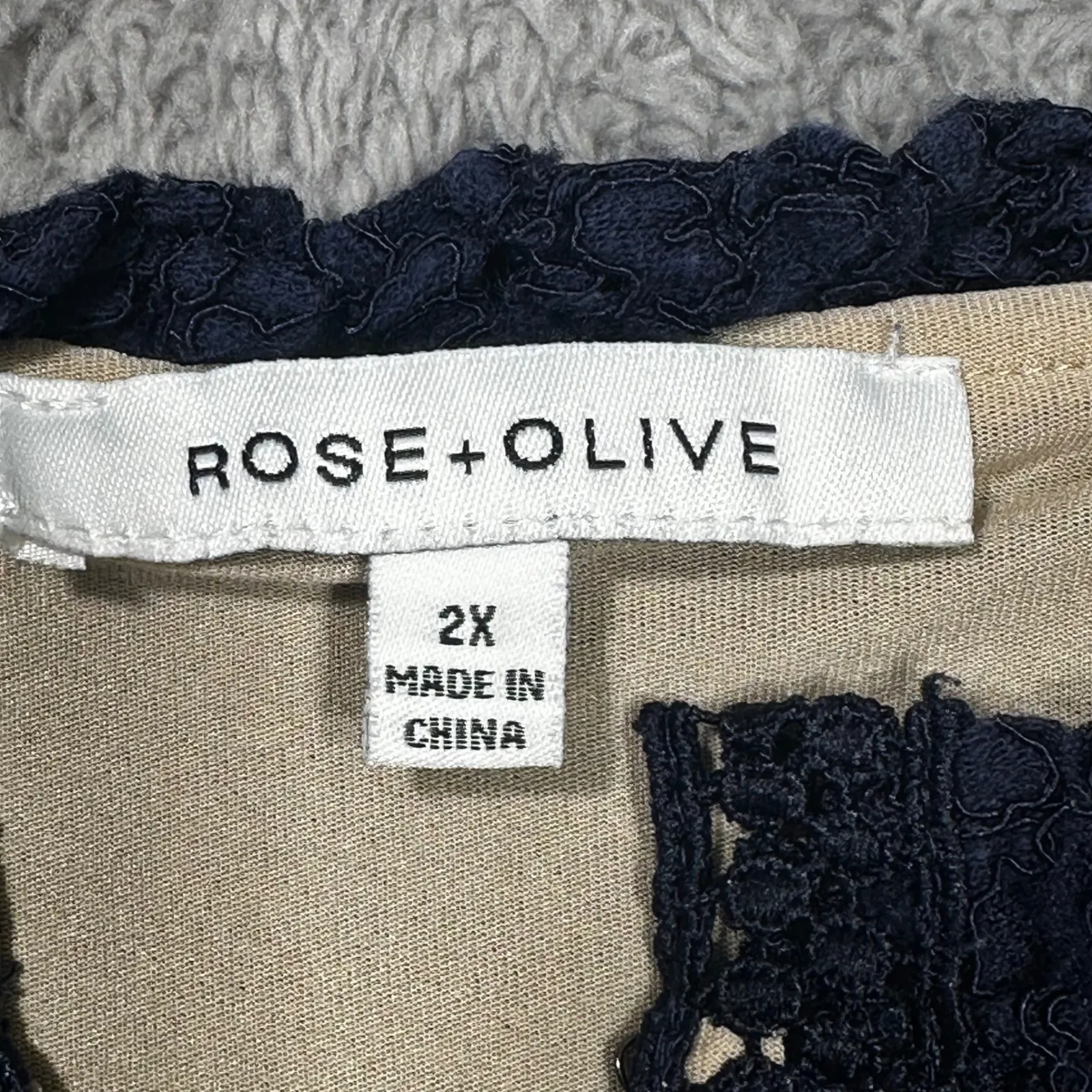 Rose + Olive Lace Top Womens 2X Navy Blue SleevelessScalloped V - Image 2