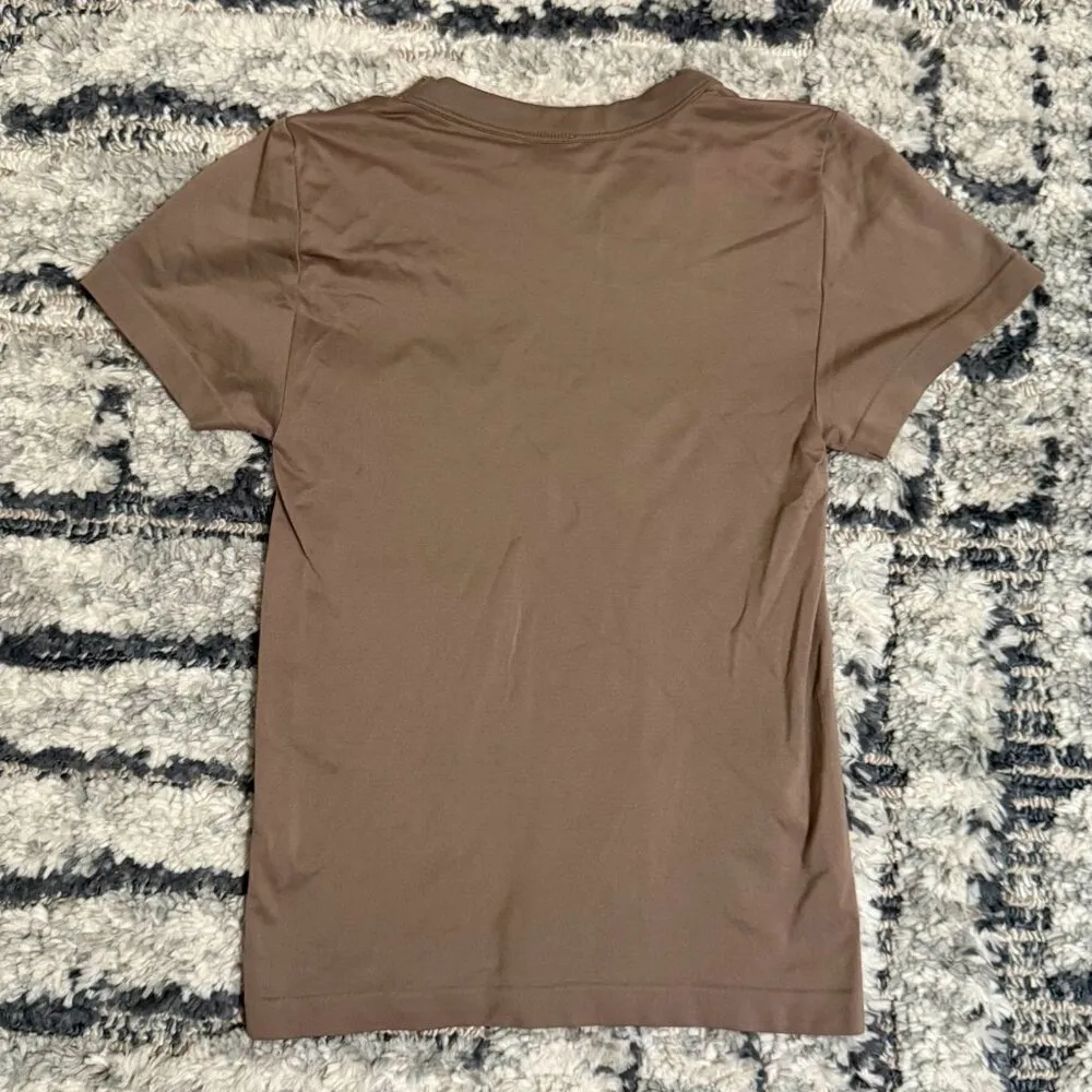 Aritzia Sunday Best Smooth Seamless Shirt - Image 2