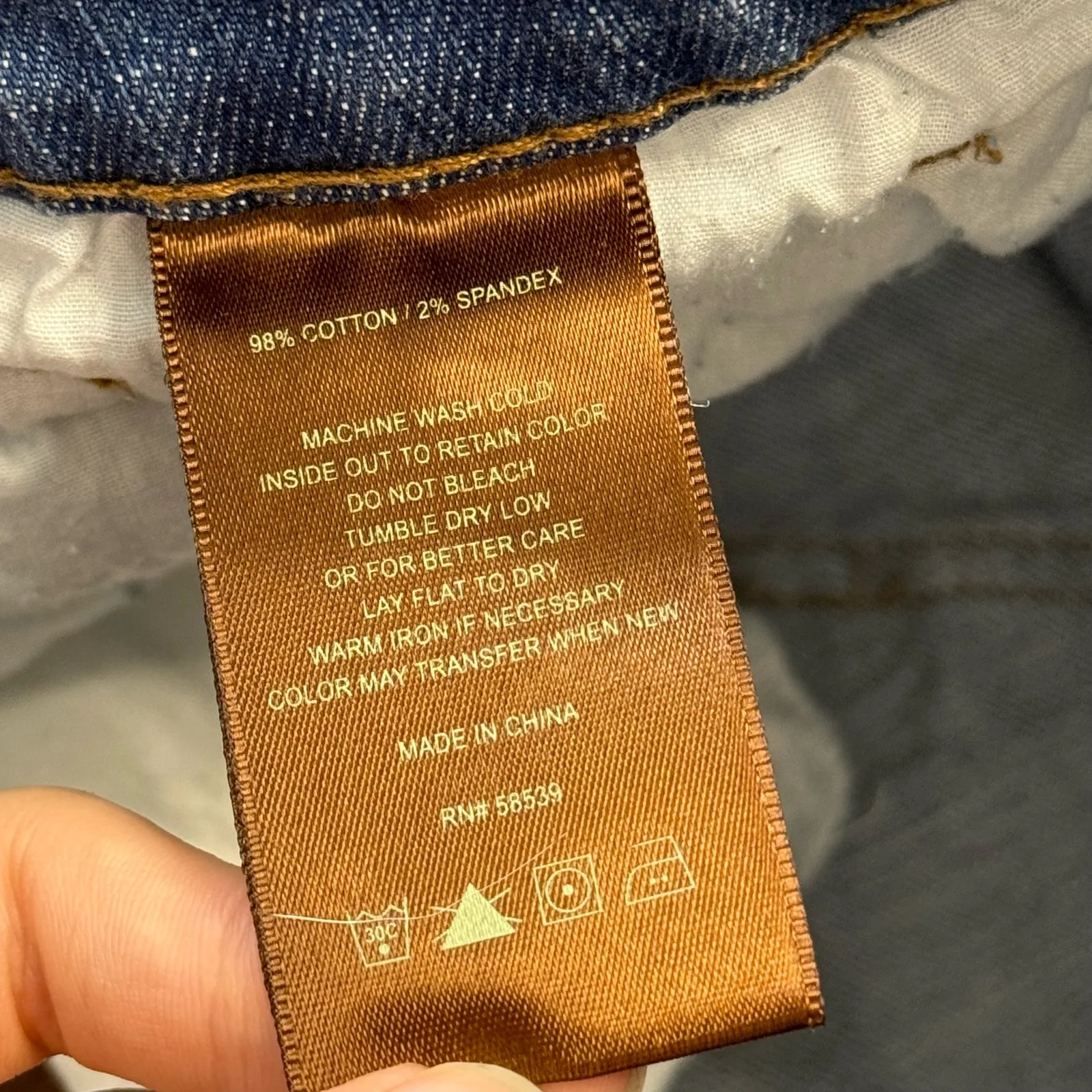 Kut fom the Kloth Boyfriend Denim Jean Shorts Distressed Size 2 - Image 4