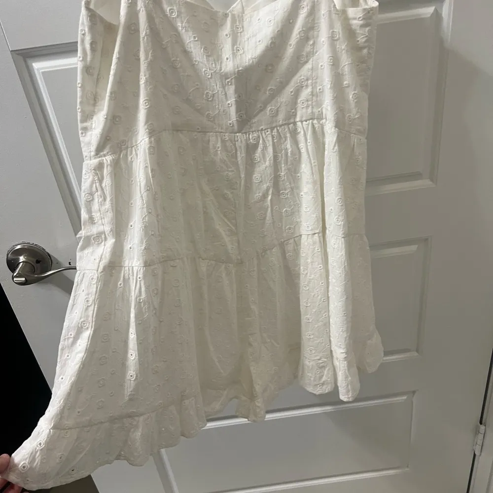 NWT LE LIS ROMPER - Image 4