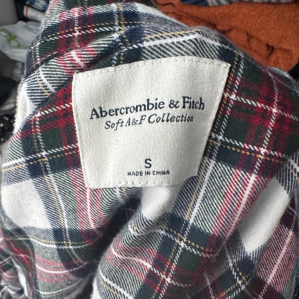 ABERCROMBIE AND FITCH soft af red green plaid button down size small - Image 3