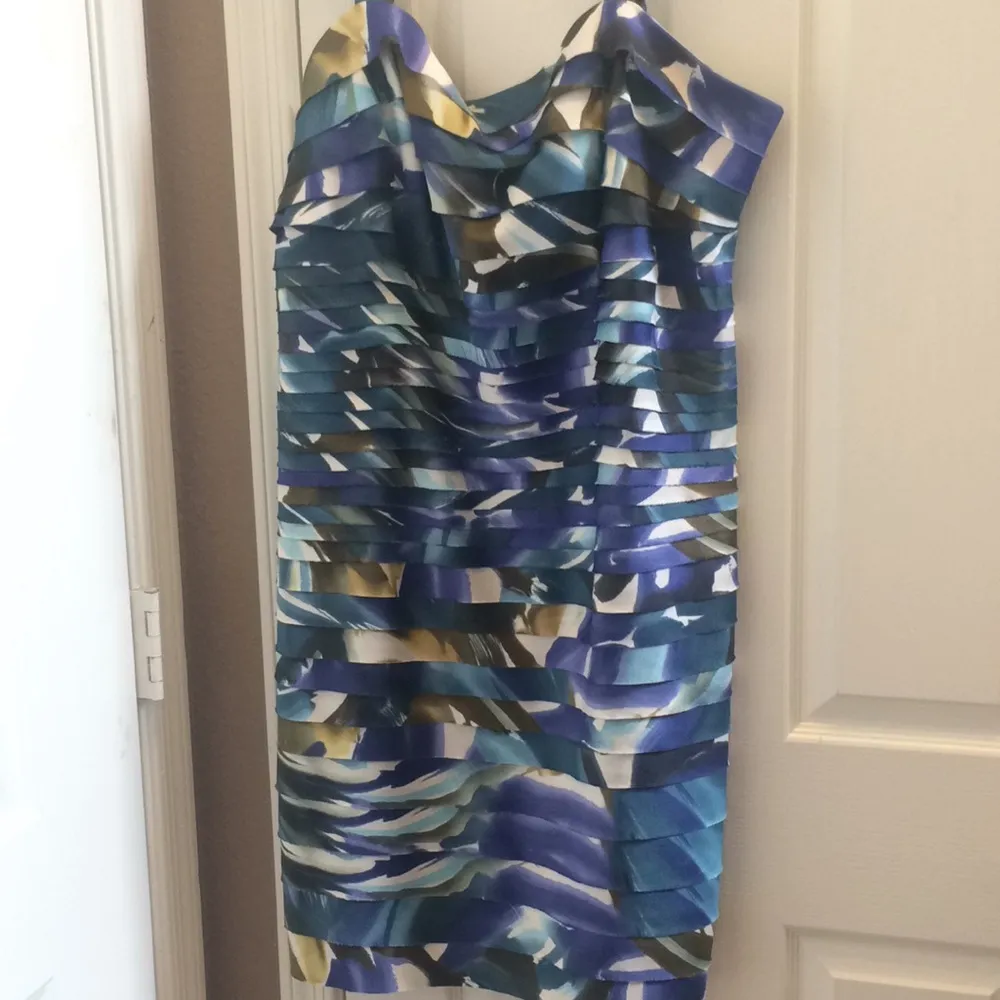 FINAL MARKDOWN LADIES' dressbarn Elegant Dress (20) - Image 2