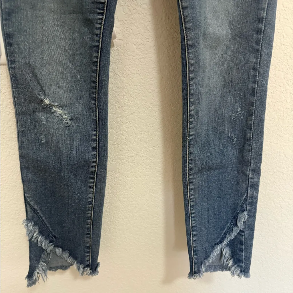 Judy Blue Denim Mid Rise Medium Wash Tulip Hem Skinny Fit Jeans Size 1/25 JB8458 - Image 5