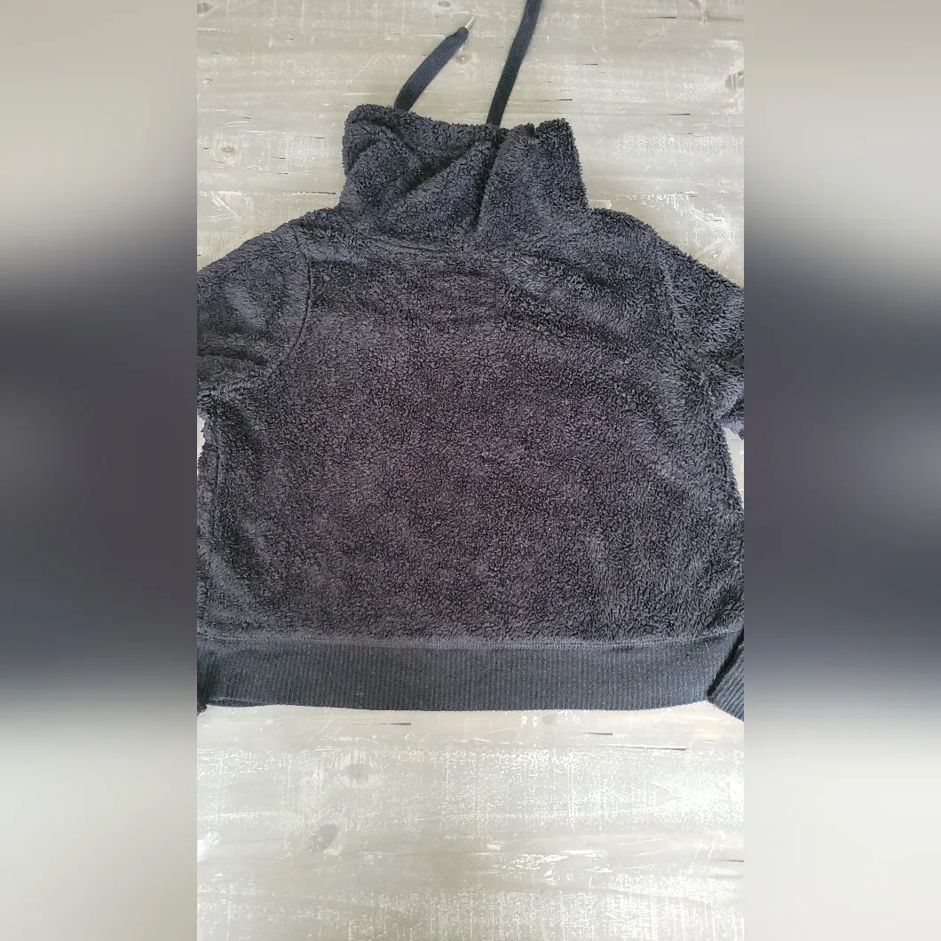 Hollister Black Faux Fur Mock Neck Cropped Sweater Size M - Image 7