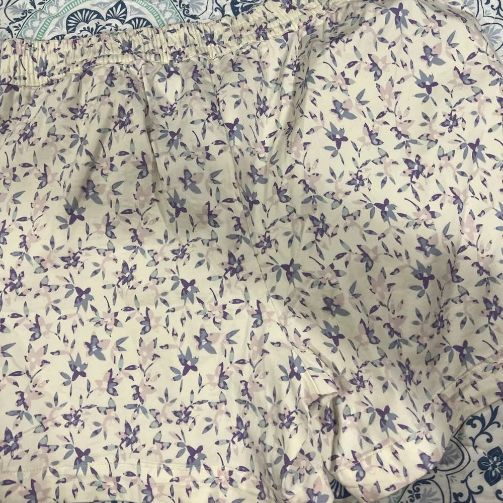 Jach’s Girlfriend White Floral Chino Shorts - Image 2