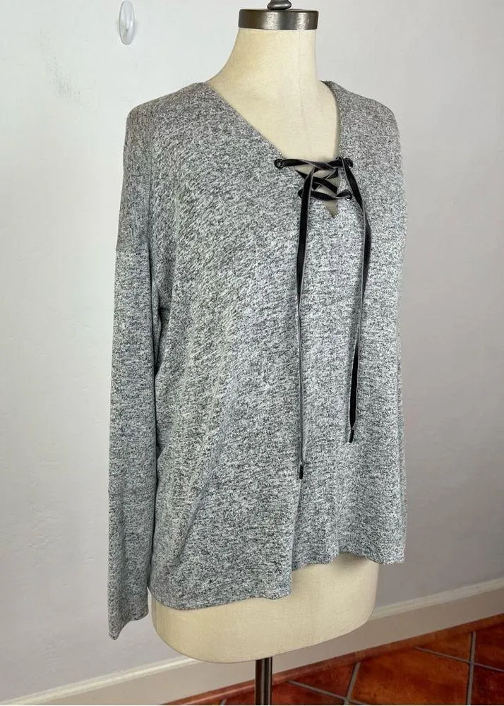 Rails Leigh V Neck Knit Top in Grey - Image 3