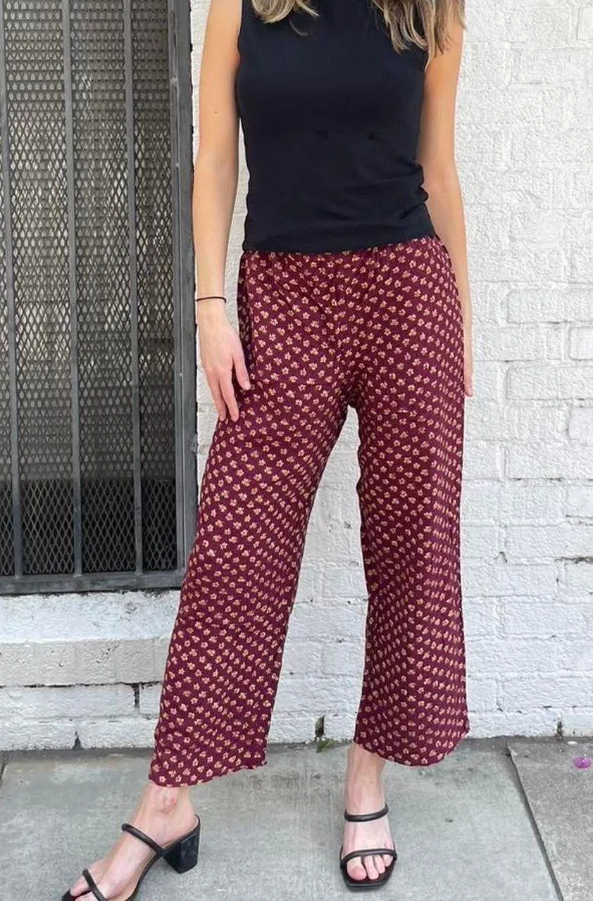 Bohemian Maroon floral print high-waisted wide-leg capri pants sz s - Image 2