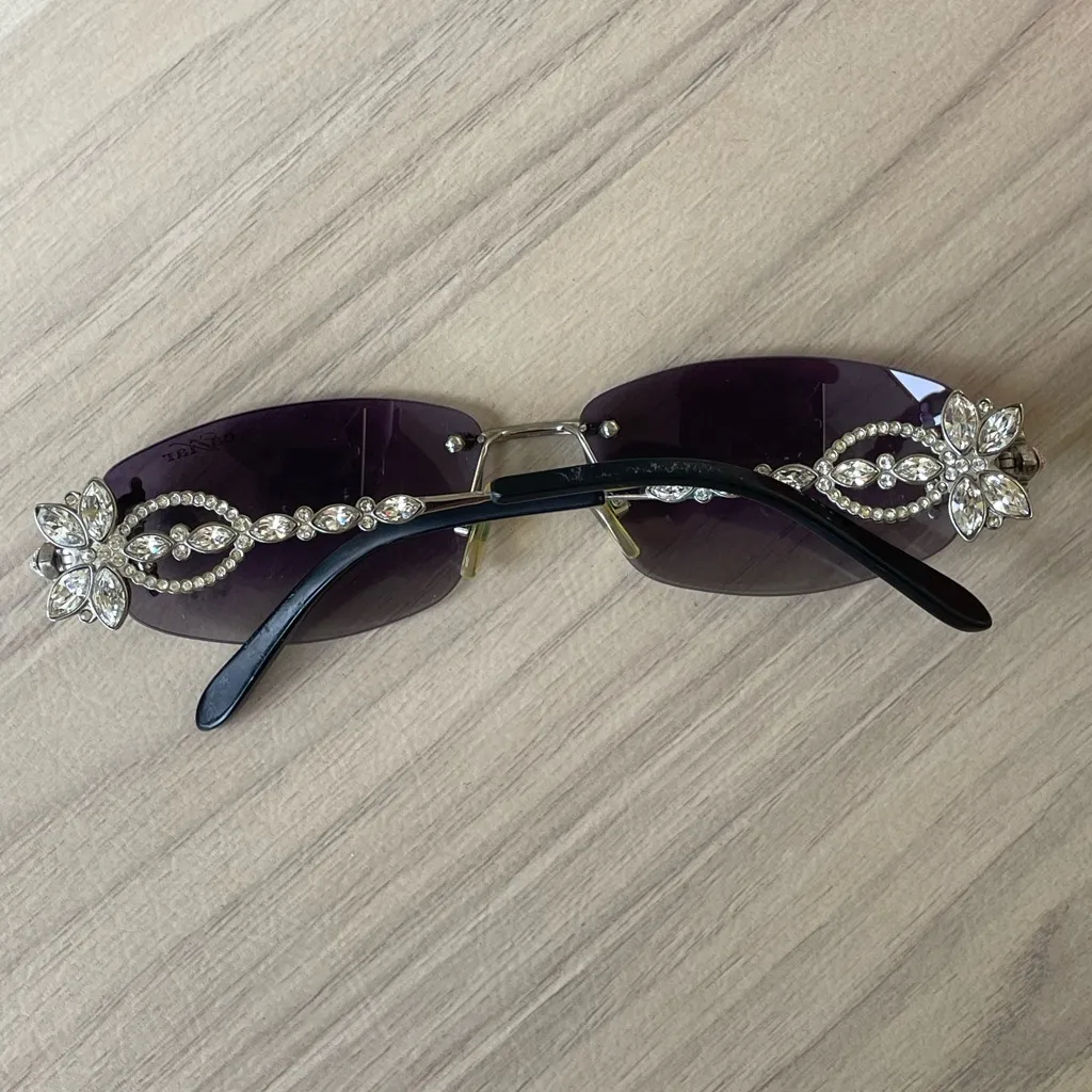 Caviar Women's Sunglasses with Black and Silver Frame - Image 2