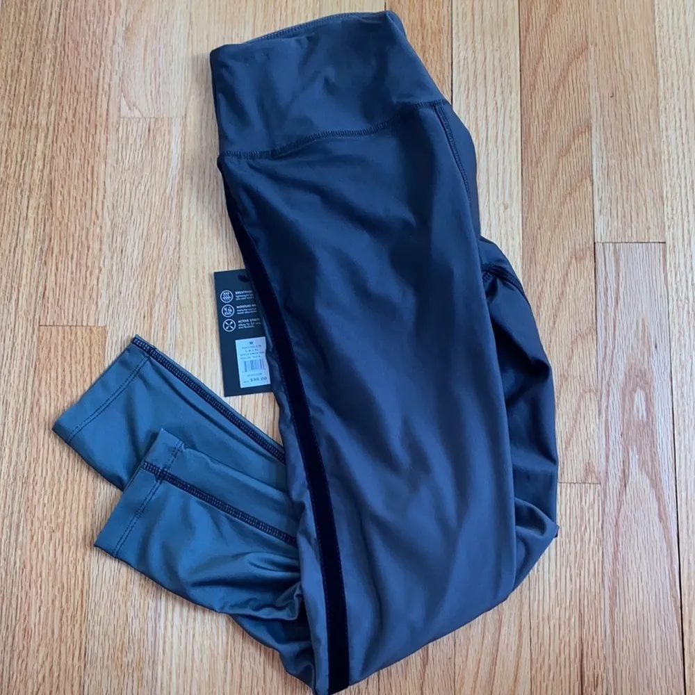 BCBGMaxAzria Iris Velvet Stripe Ombré Leggings M Legging Comfort Athleisure‎ - Image 4