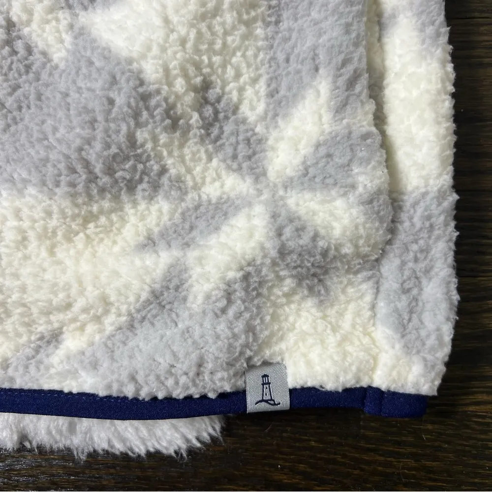 Land’s End Gray and White Sherpa Fleece Fair Isle Sweater - Image 5