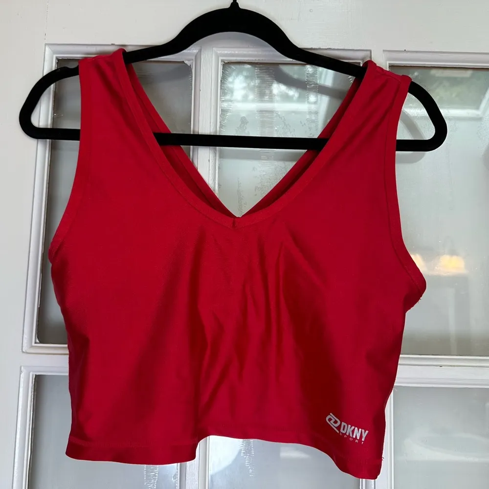 DKNY Women's Cropped Tank Sports Bra Red Ski Patrol Size Large L Athletic - Image 3