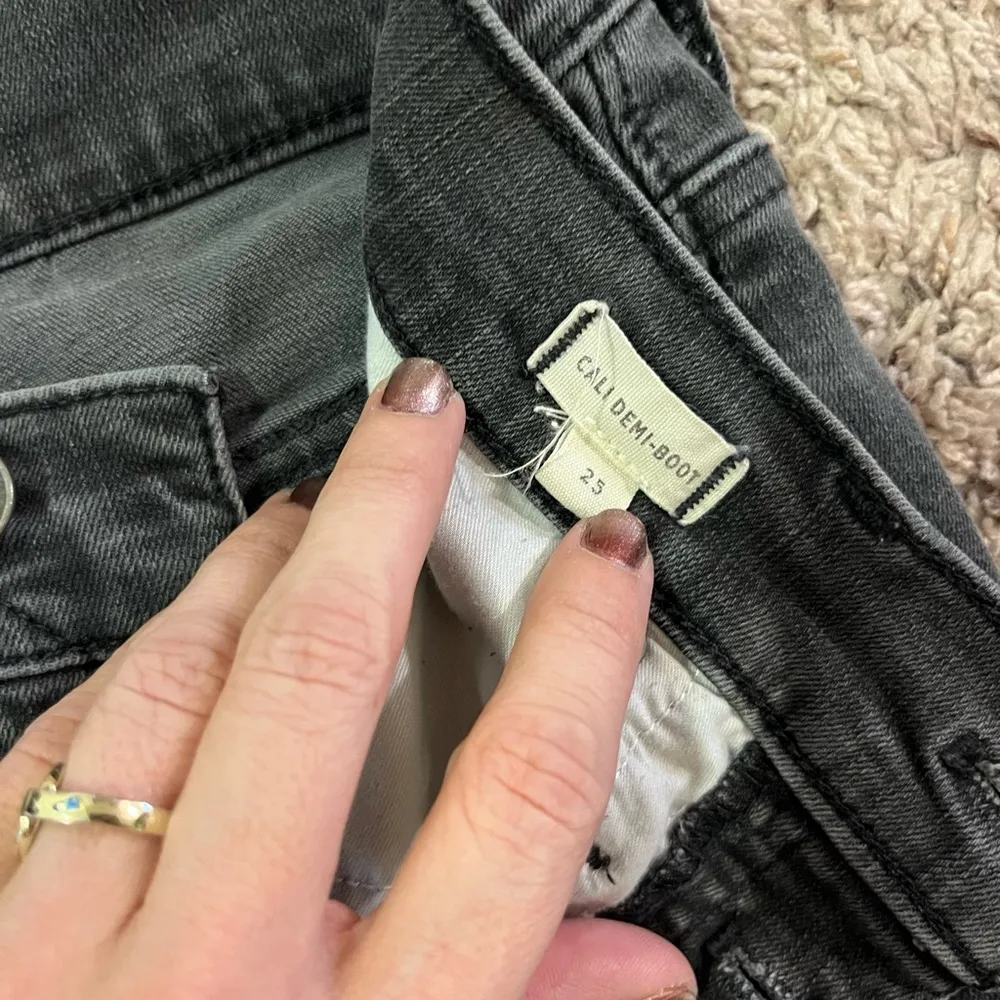 Madewell Cali Demi-Boot Black Ankle Cropped Jeans - Image 5