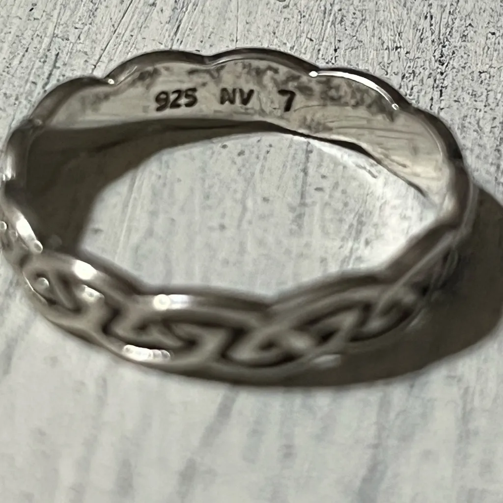 Avon Filigree style sterling silver ring. Size 7 - Image 3