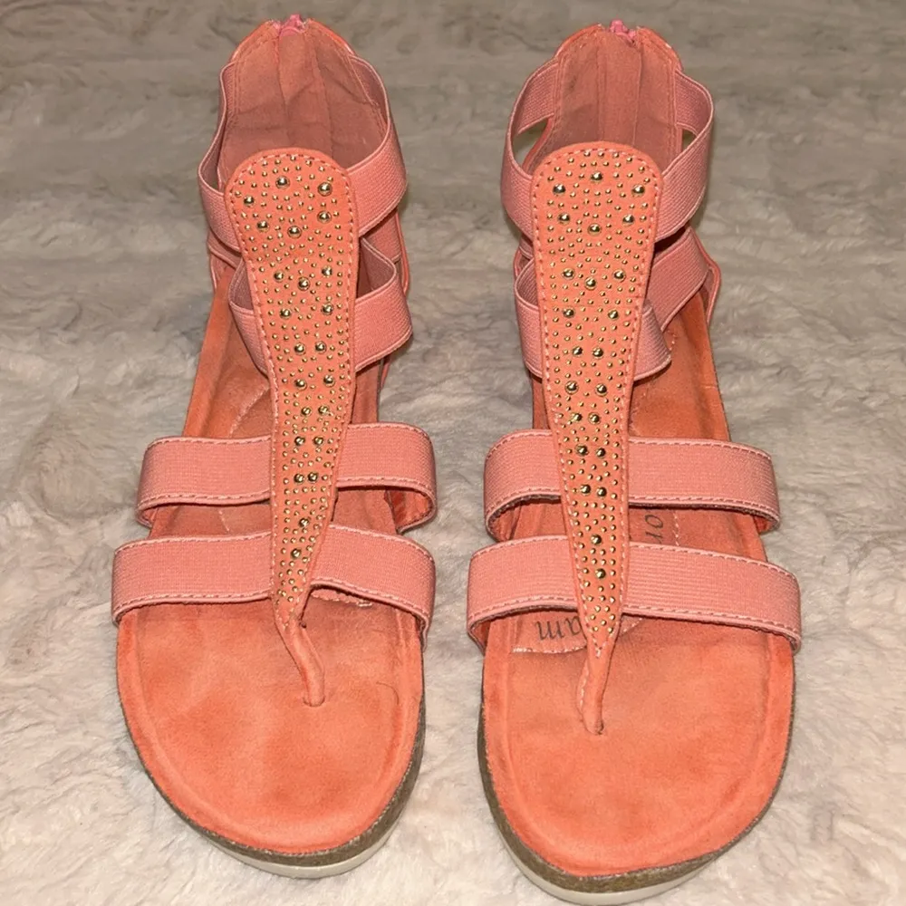 Size 7 Med shoes - Image 9