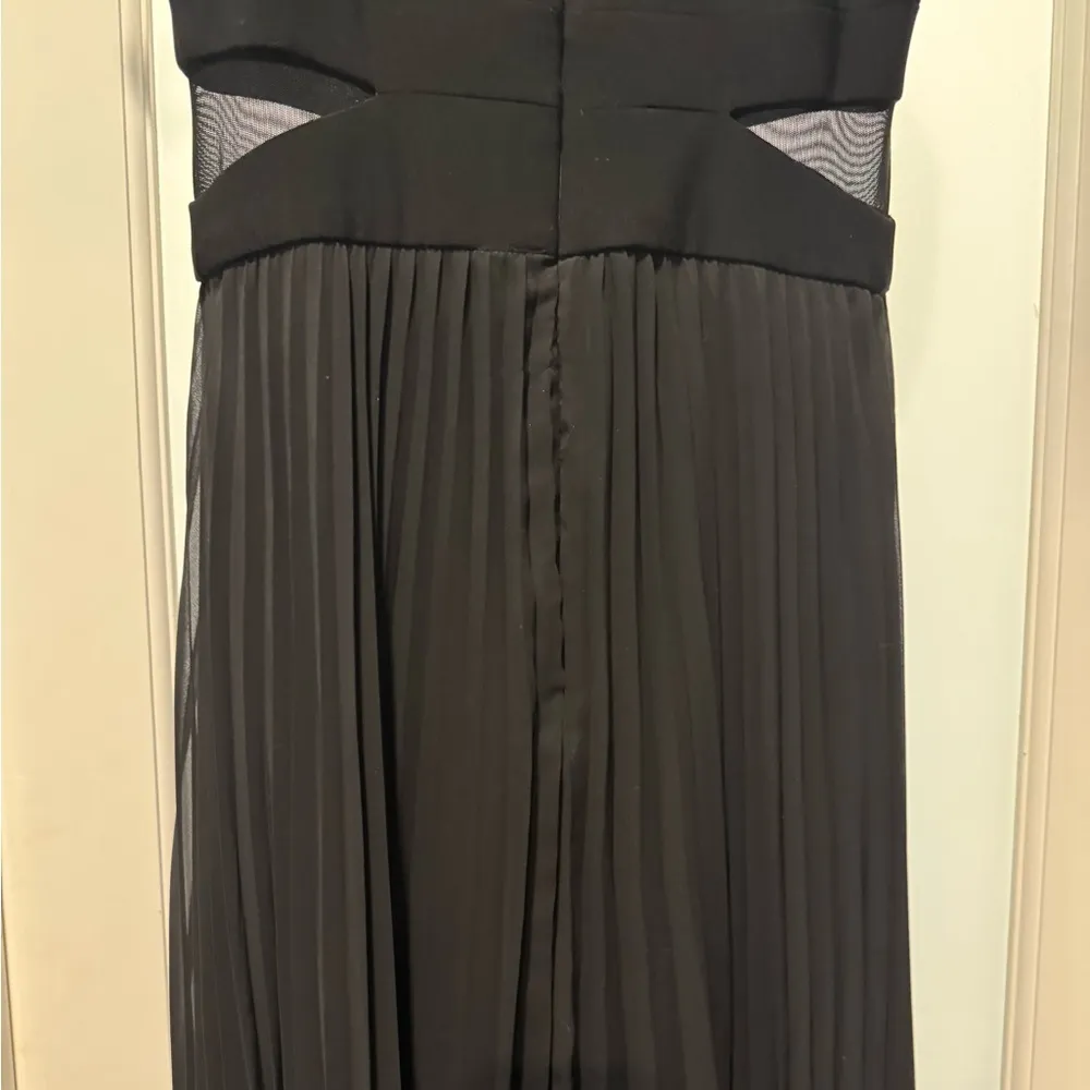 XSCAPE Black Pleated Chiffon Evening Gown – Padded Bodice, Sheer Cutouts, Size 6 - Image 8