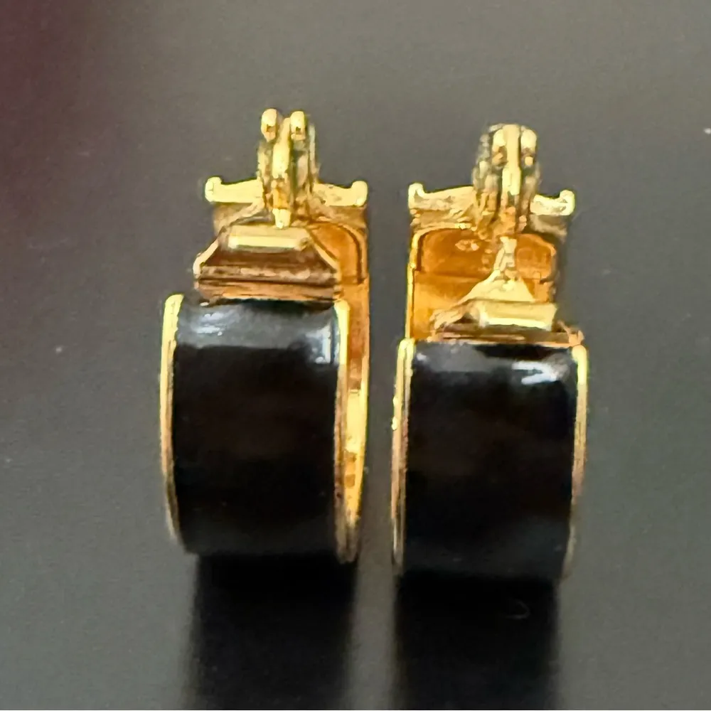 Vintage MONET Signed Black Enamel Gold - Image 8