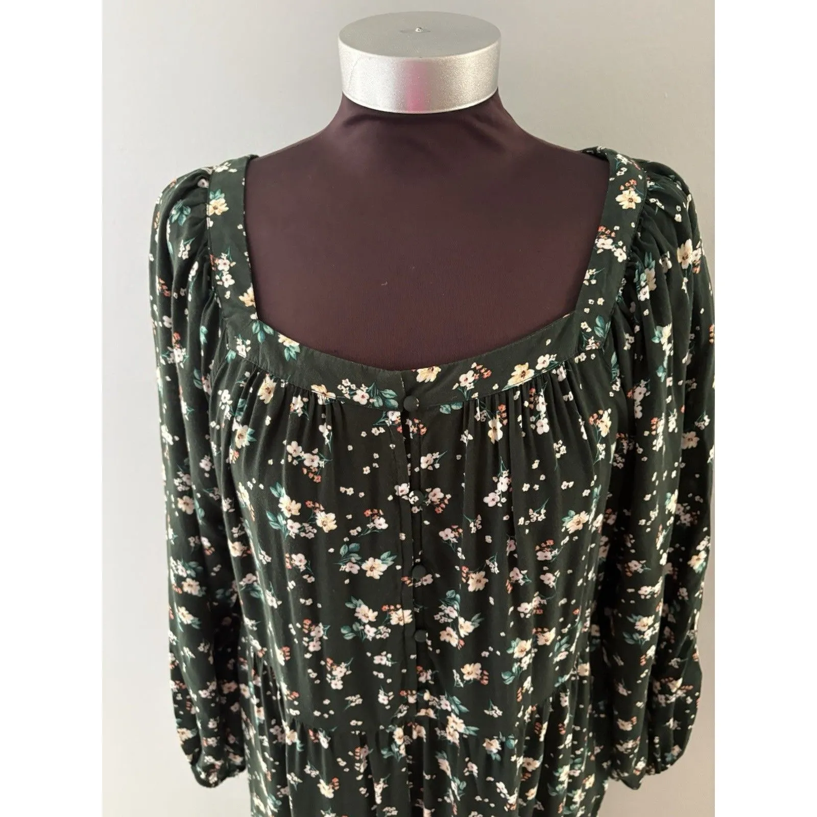 Old Navy Maxi Dress Size L Green Floral Tiered Prairie Forest Whimsigoth Modest - Image 2