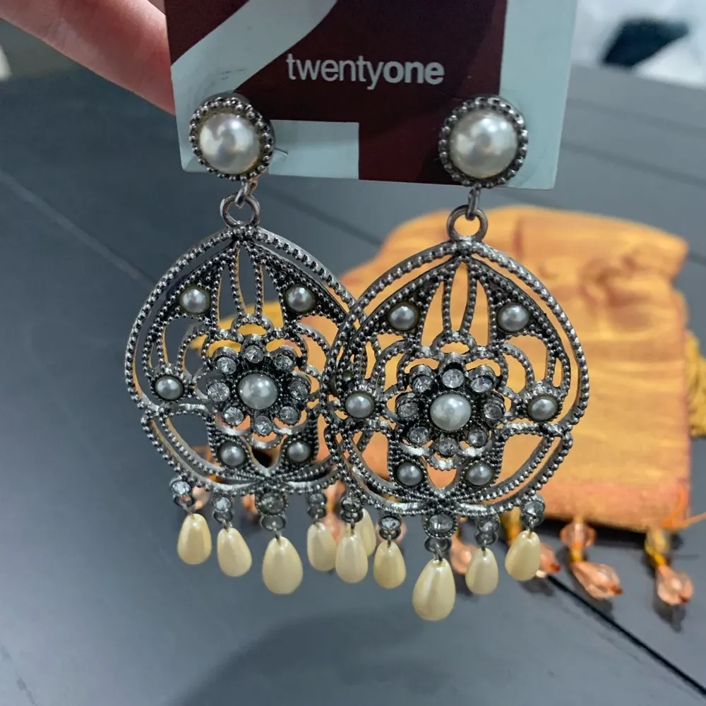 Twentyone earrings - Image 4