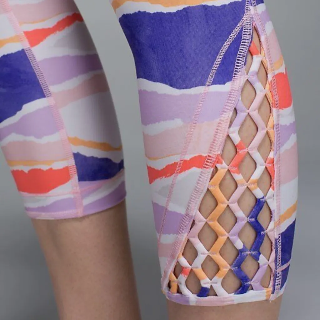 Lululemon True Self Crop Bleacher Stripe White Iris Workout Leggings Size 6 - Image 7