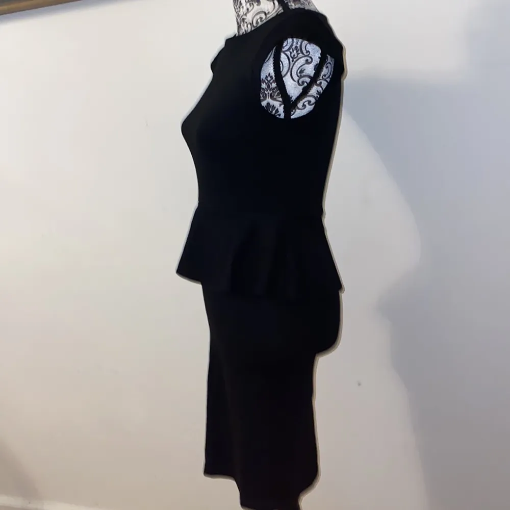 Bateau Neckline Peplum Towork Mini Black Dress Size 2 - Image 4