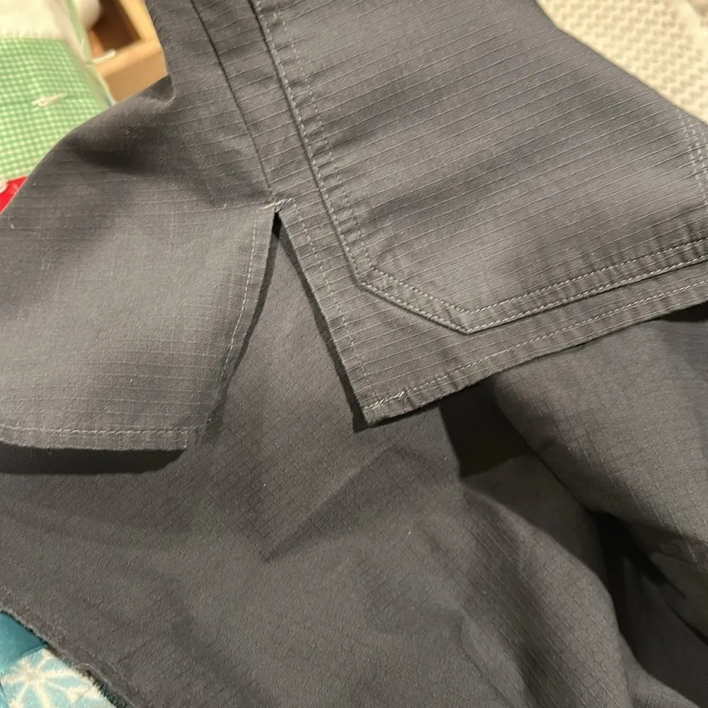 Carhartt  Black Scrub Top Womens Small Gray - Image 7