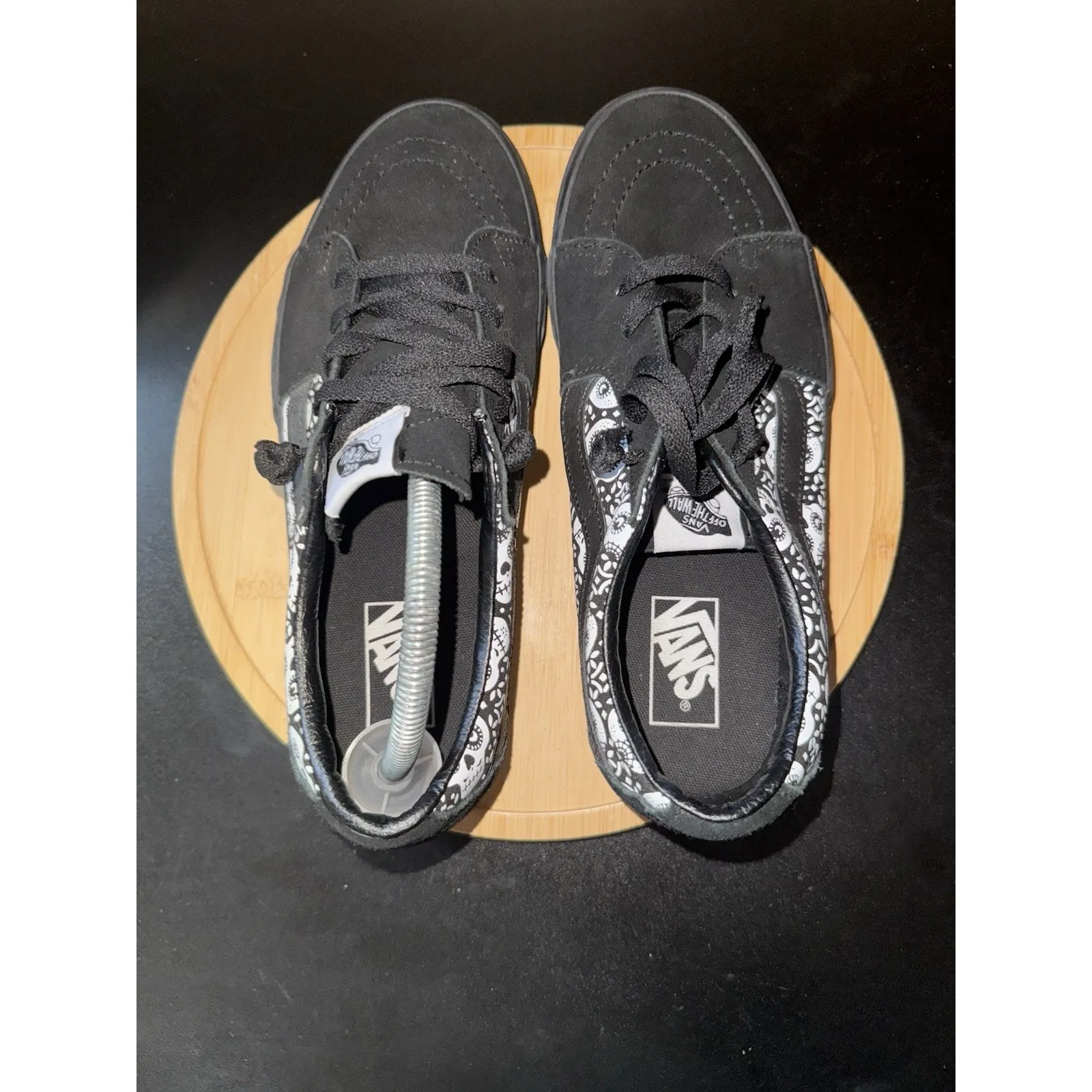 VANS SK8-Low Dia De Los Muertos Sugar Skull Black Sz 9 M Sz 10.5 W Sneakers Rare - Image 8