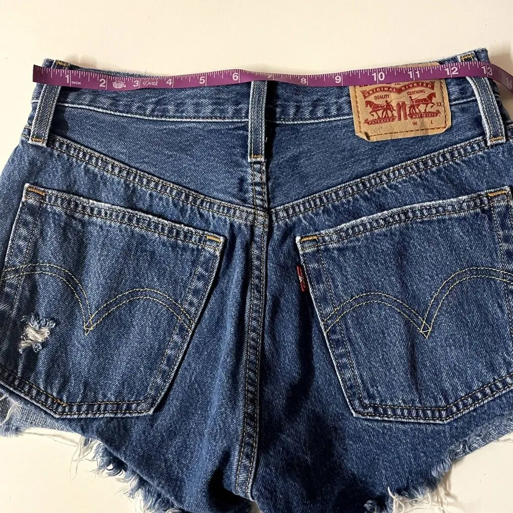 Levi's 501 Dark Medium Wash Blue Distressed Denim Cut-Off Shorts EUC Size 25 - Image 4