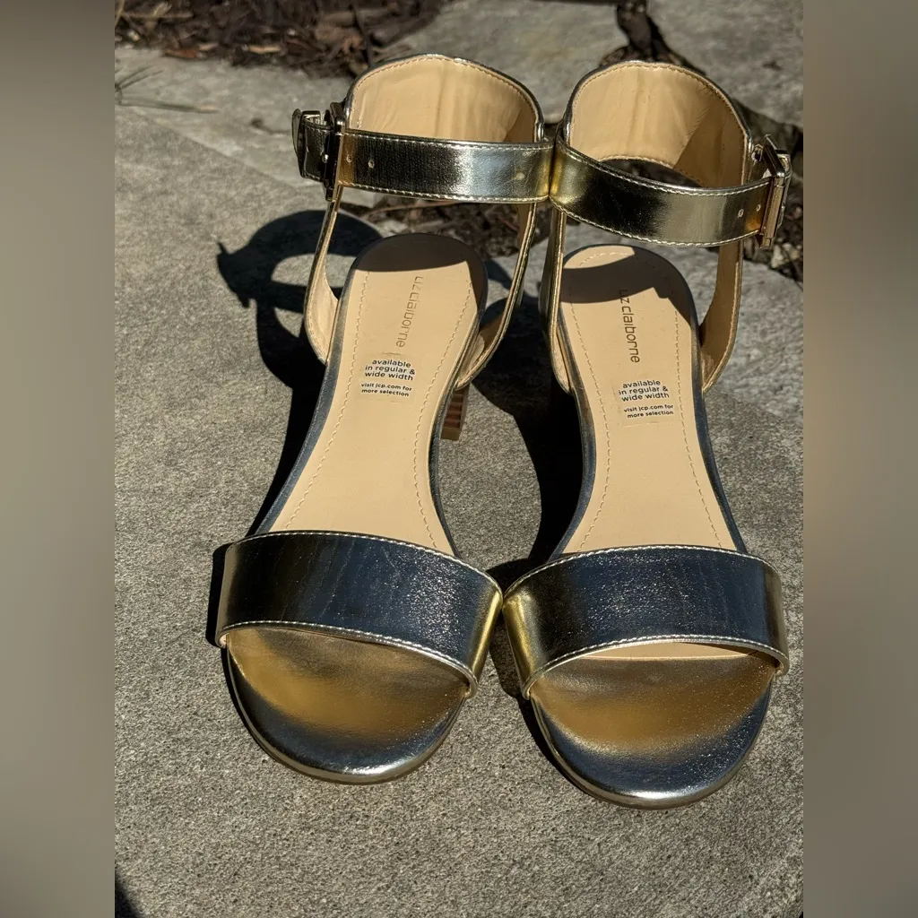 Liz Claiborne gold Eclipse sandals size 8 NWOT - Image 4