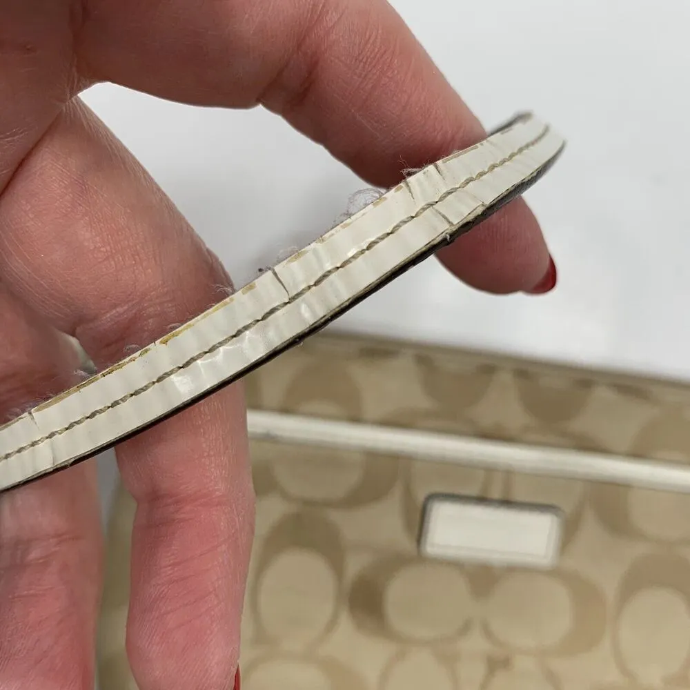Coach Wristlet Wallet Signature C Tan Beige White Trim Zippy Includes Fob - Image 9
