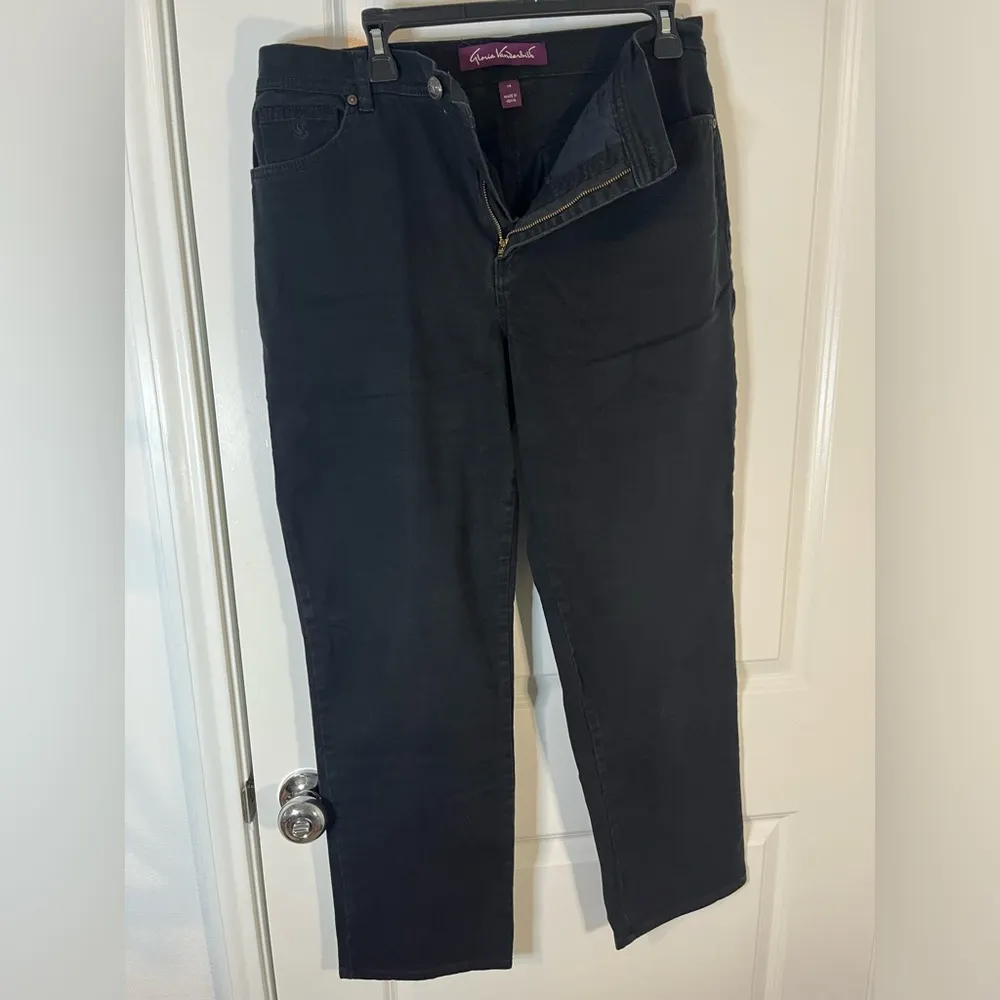 Gloria Vanderbilt Chic Classic Black Wash Full Length Denim StraightLeg Jeans 14 - Image 4