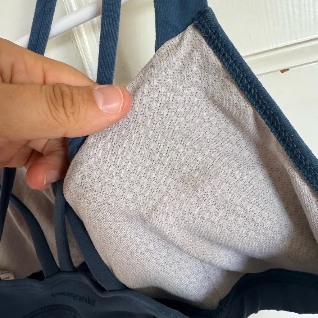Patagonia blue sports bra size medium - Image 7