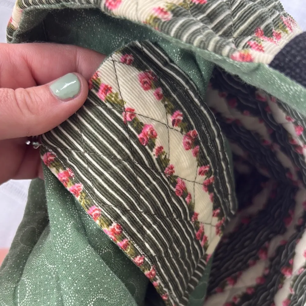 Handmade Quilted Tote With Rose Pattern - Image 7